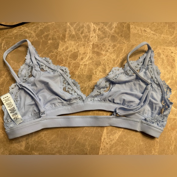 SKIMS Fits Everybody Lace Triangle Bralette Size M - Picture 6 of 9